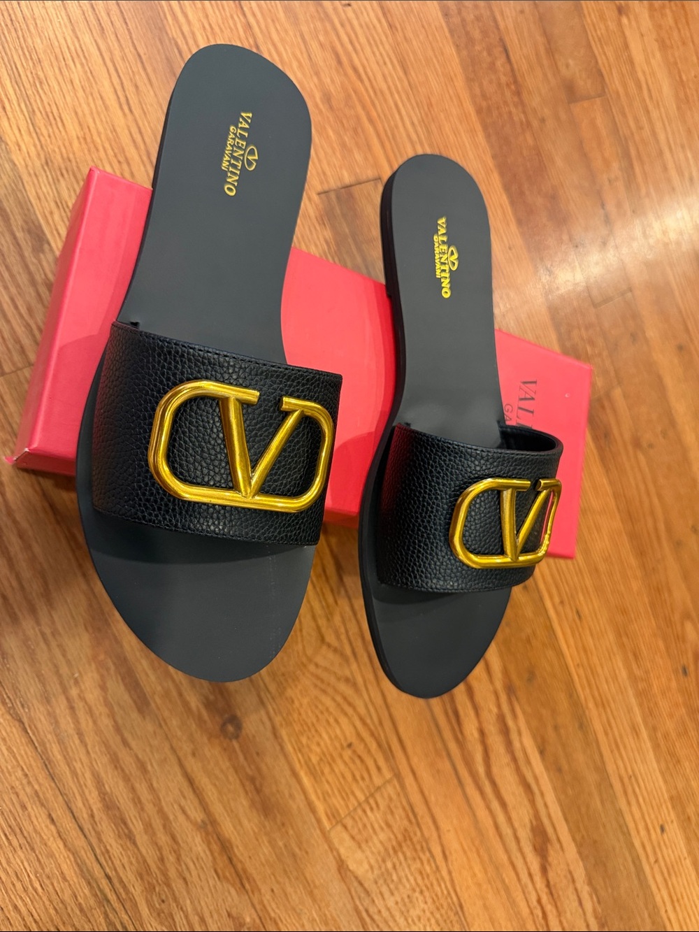 size 40 valentino Garavani Black Leather Slide Sandals with Gold VLogo